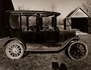 Image of Model-T with California Top, Ed's Place